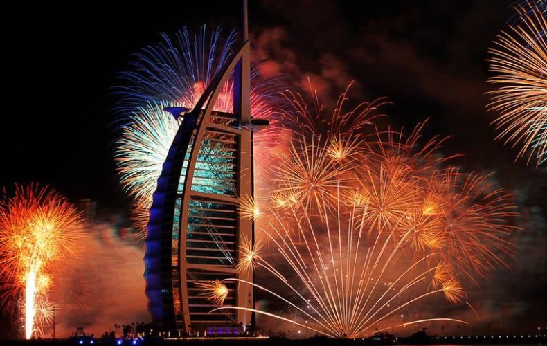 burj al arab fireworks yacht